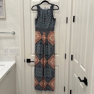 Wisp maxi polyester dress. Great colors! Size 4